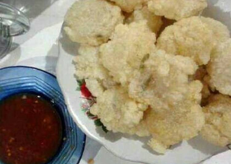 Cireng salju bumbu rujak
