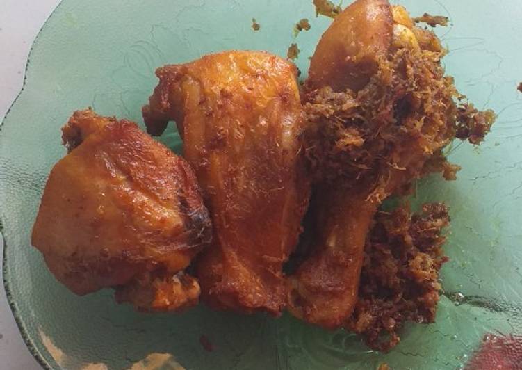 Ayam goreng lengkuas samabal kecombrang