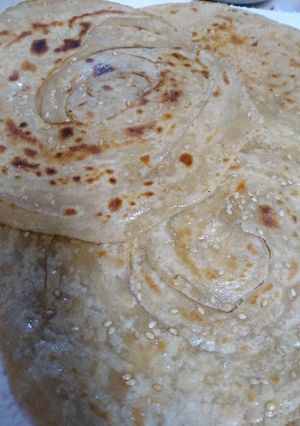 A picture of Sesame laccha paratha.