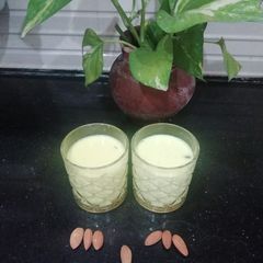 A picture of Turmeric milk.