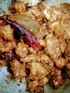 மதுரை ஸ்பெஷல் சிக்கன் சுக்கா (Madurai SPL Chicken Sukka) செய்முறை முக்கிய புகைப்படம்