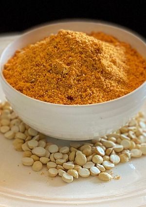 A picture of Dalia/phutane chutney (roasted split chana chutney powder).