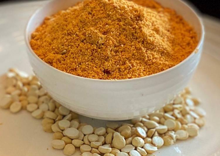 Step-by-Step Guide to Prepare Any-night-of-the-week Dalia/phutane chutney (roasted split chana chutney powder)