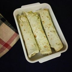 A picture of Chicken shawarma.