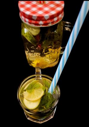 A picture of Detox water.