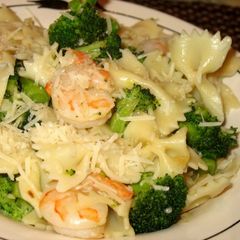 A picture of Broccoli Shrimp Pasta Toss.