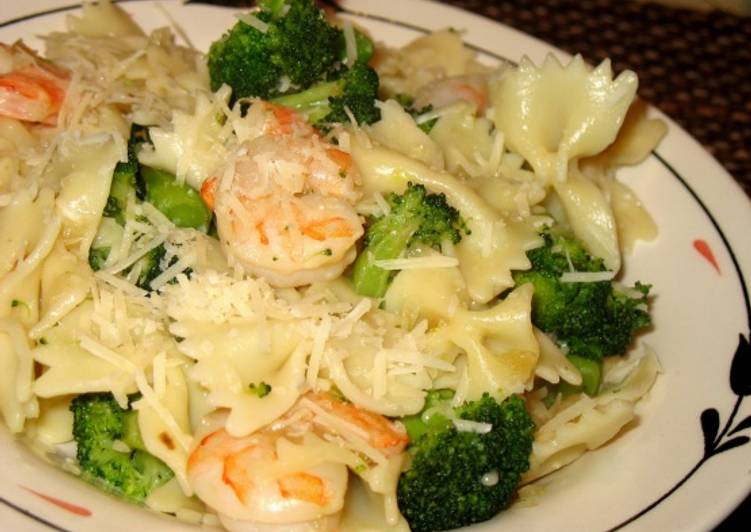 Simple Way to Prepare Perfect Broccoli Shrimp Pasta Toss