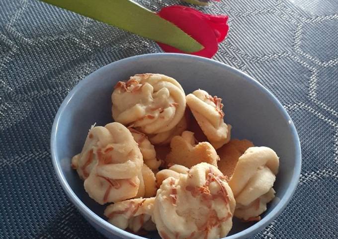 Cara Membuat Kue semprit keju simple Rumahan