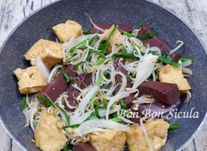 Hình của món Huyết Xào Giá Hẹ.