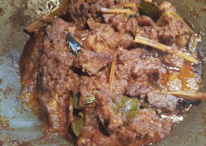 Rendang daging sapi