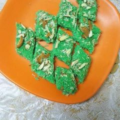 A picture of Coconut Burfi.