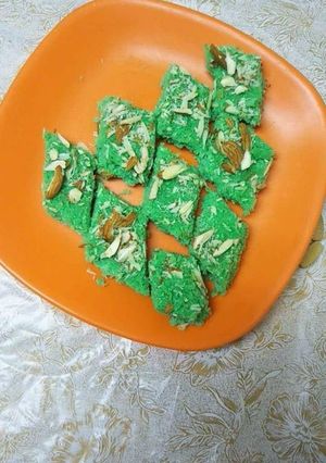 A picture of Coconut Burfi.
