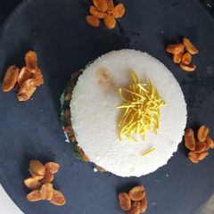A picture of Dabeli idli.