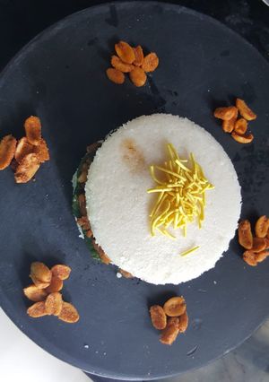 A picture of Dabeli idli.