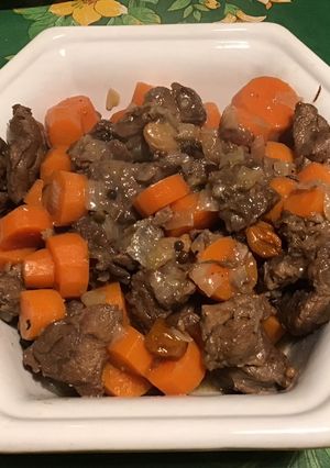 Une photo de Sauté de sanglier aux carottes (sanglier préalablement mariné 12h)