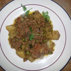 A picture of Keema with Potatoes and Peas.