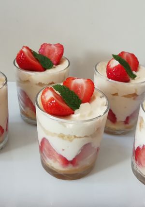 Une photo de Verrine façon fraisier