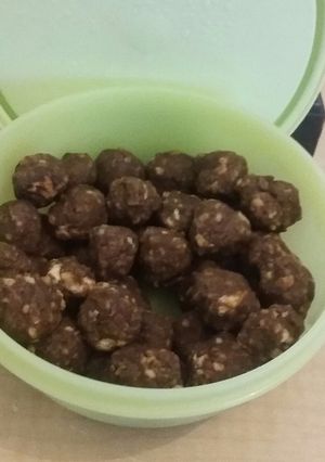 Foto resep Bola-bola coklat simple 😋