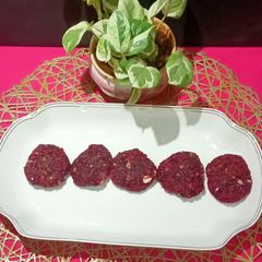 Beetroot Carrot Petties A picture of Beetroot Carrot Petties.