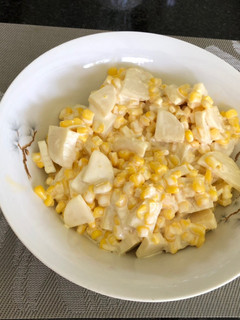 Una foto de Ensalada vegana de choclo con palmitos