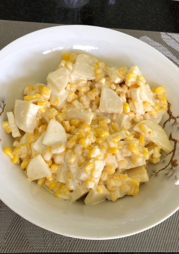 Una foto de Ensalada vegana de choclo con palmitos