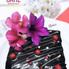 Choco walnuts Cake with glazed chocolate A picture of Choco walnuts Cake with glazed chocolate.