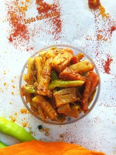 मूली गाजर मिर्ची का मिक्स इंस्टेंट अचार (Mooli gajar mirchi ka mix instant achar recipe in Hindi) रेसिपी मुख्य फोटो