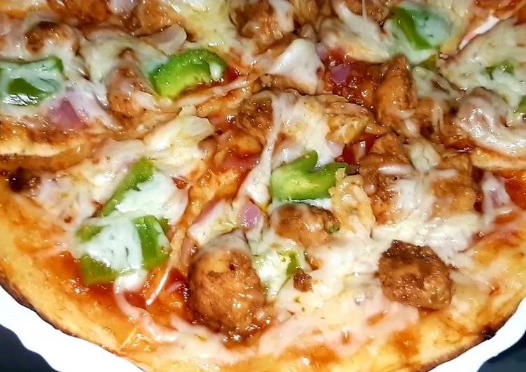 Chicken pizza with Indian twist