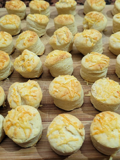 Una foto de Scones de queso