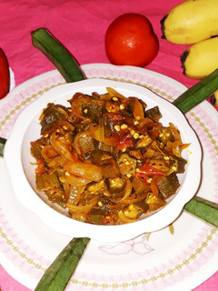 प्याज़ वाली भिंडी (pyaz wali bhindi recipe in Hindi) रेसिपी मुख्य फोटो