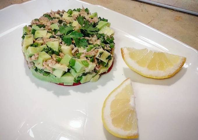 Салат с авокадо и тунцом. Салат пп кулинарныймарафон