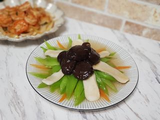 雙菇迎翠慶好年