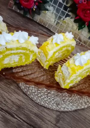 A picture of Mango swiss roll 🥭🥭.