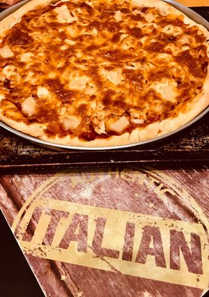Φωτογραφία της συνταγής Pizza 🍕 με σάλτσα μπάρμπεκιου, κοτόπουλο και ανανά !