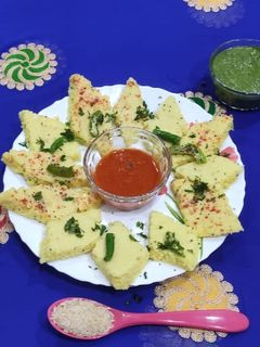 ઢોકળા (Dhokla Recipe In Gujarati) રેસીપી મુખ્ય ફોટો
