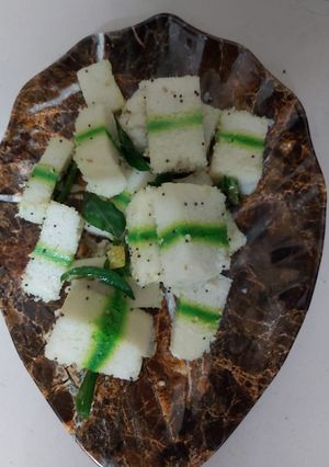 A picture of Sandwich dhokla.