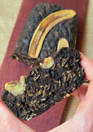 Una foto de Budín de algarroba, avena y banana sin azúcar agregado ni edulcorantes 🌳#menosazucarmascreatividad