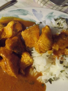 Una foto de Carne de pavo con salsa Korma