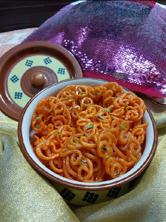 इमरती (imarti recipe in Hindi) रेसिपी मुख्य फोटो