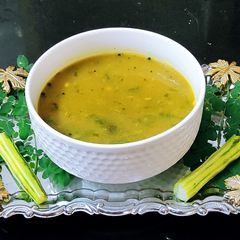 A picture of Drumstick soup.