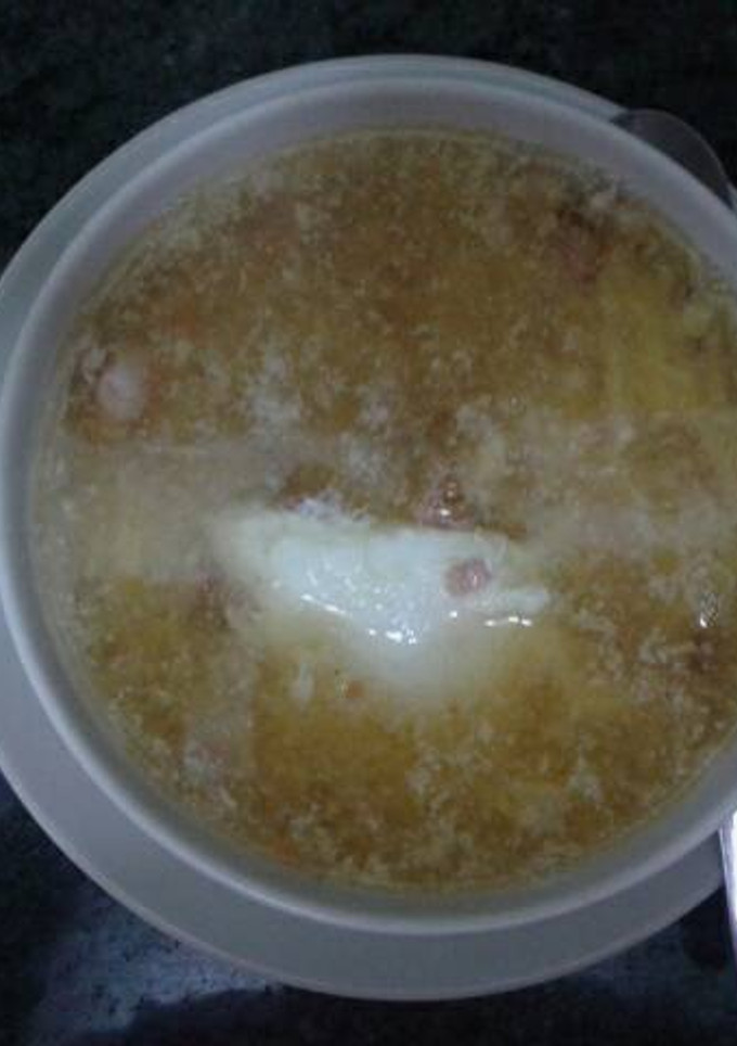 Una foto de Sopa de caldo de gallina 