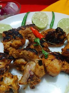 তন্দুরি চিকেন টিক্কা (Tandoori chicken tikka recipe in bengali) রেসিপির প্রধান ছবি