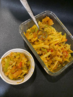કોબી બટાકા નું શાક (Kobi Bataka Shak Recipe In Gujarati) રેસીપી મુખ્ય ફોટો