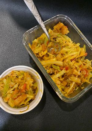 કોબી બટાકા નું શાક (Kobi Bataka Shak Recipe In Gujarati) રેસીપી મુખ્ય ફોટો