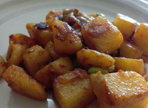 Una foto de Curry vegano express de papas y edamame