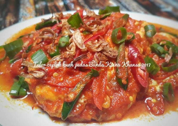  Resep  Telor ceplok  kuah  pedas  oleh Bunda Kiana Khansa 