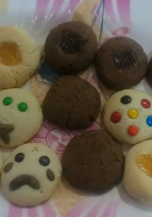 A picture of 3 ingredients cookies.