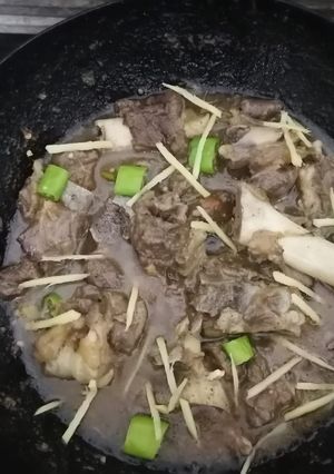 A picture of Dunba shinwari karahi😋.