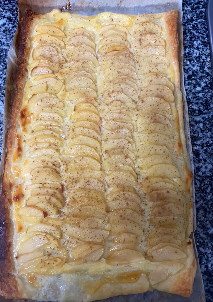 Una foto de Hojaldre de manzana 🍏