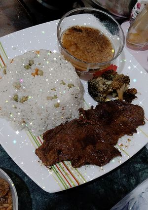 صورة لوصفة ستيك مشوي وارز ب البسله والجزر 🍛